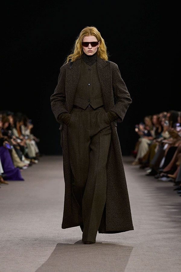 Max Mara Fall/Winter 2025 Fashion Show - Brown Look with Sunglasses, Waistcoat, Long Gloves and Wide Trousers.
